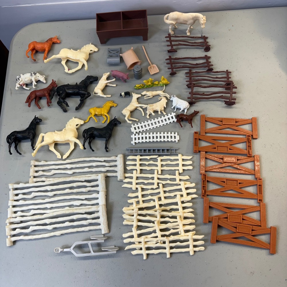Large Lot Of Vintage Western Play Set Plastic Horses Coral Fences Farm Animals